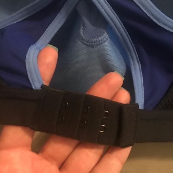 Victoria’s Secret Sport Bra - Blue/Black - 34B - Picture 4 of 6